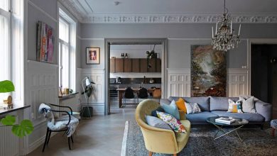 Фото - Классические панели, лепнина и современный декор: просторная квартира в Стокгольме